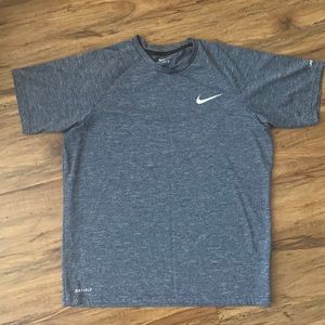 Nike dry fit tee size M